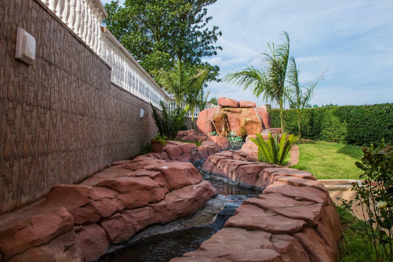 Ekupholeni Garden Villas Manzini Exterior foto
